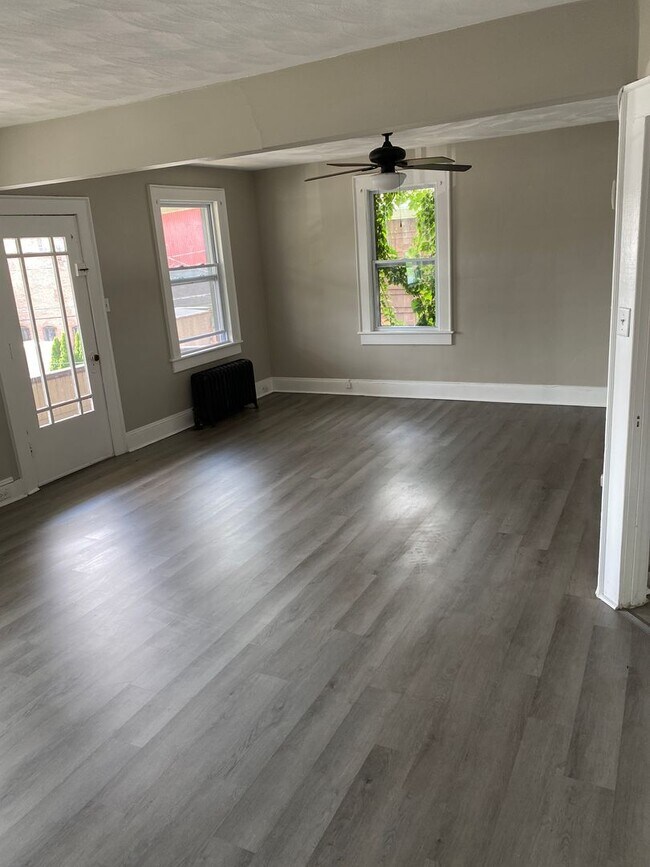 Photo - 1145 Sanderson Ave Unit 2F