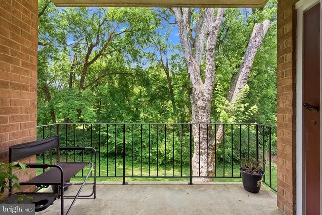 Photo - 3814 Lyndhurst Dr Unit 203