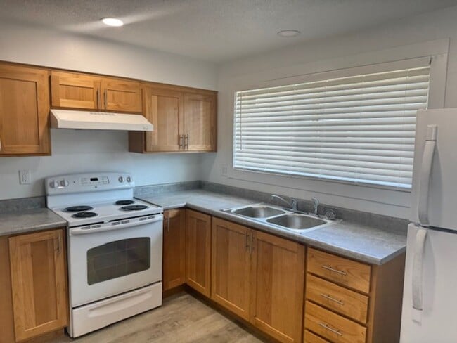 Photo - 1116-1118 STEVENS Unit 1116