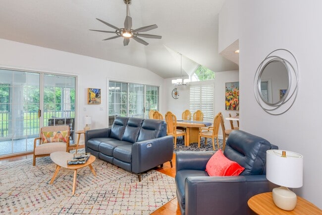 Photo - Luxury 3-bedroom - 4 bath with garage