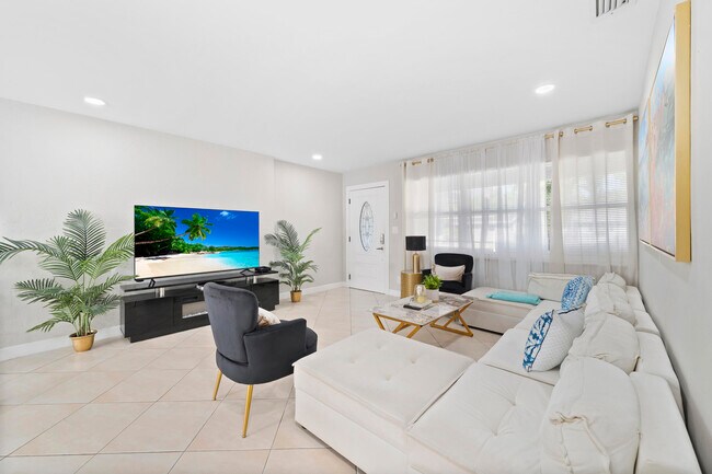 Photo - 250 NW 11th St