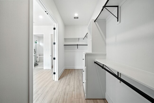 Building Photo - 7117 England St