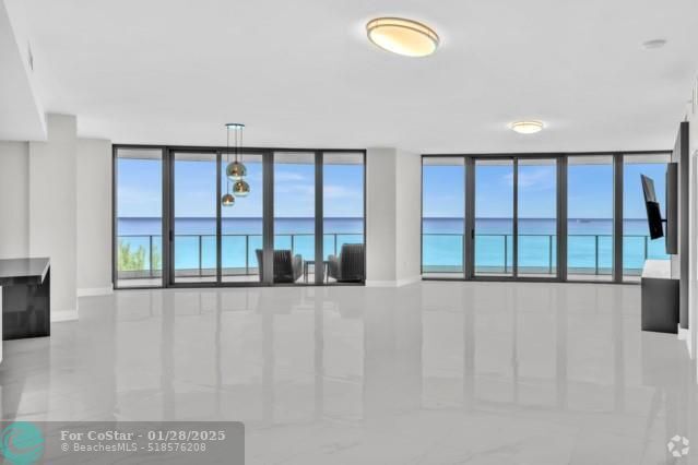 Building Photo - 701 S Fort Lauderdale Beach Blvd Unit 802 Rental