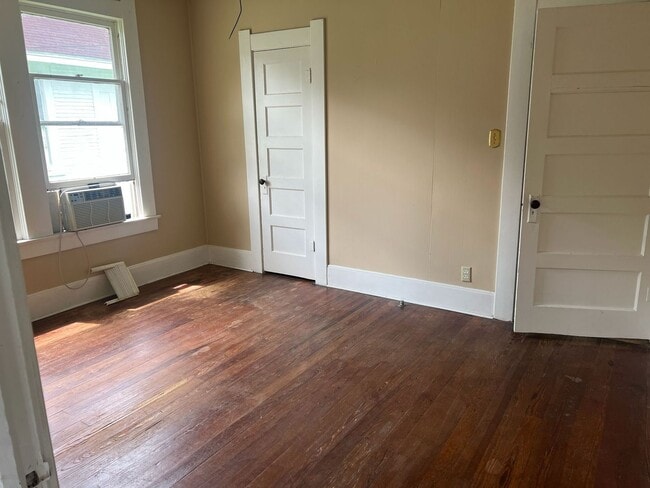 Photo - 285 Adams St