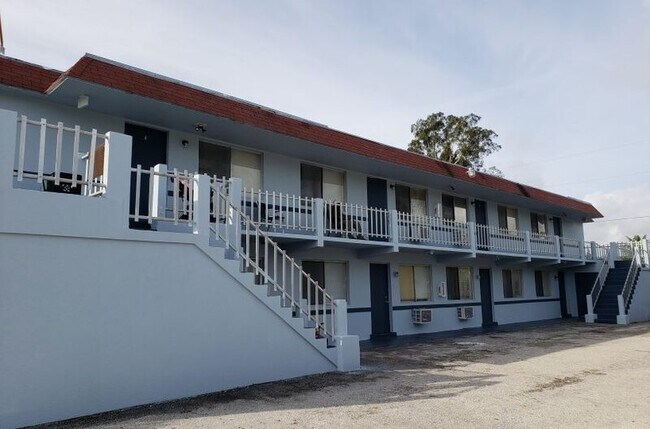 Building Photo - 230 7th St