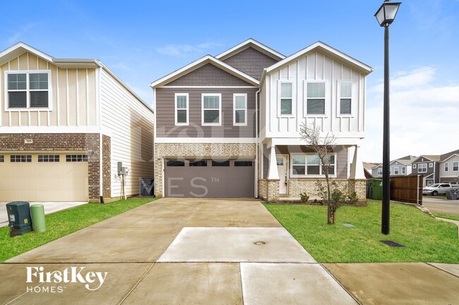 Building Photo - 600 Ava Trl