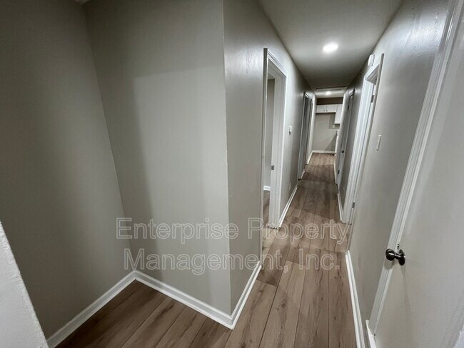 Photo - 865 Haynes St