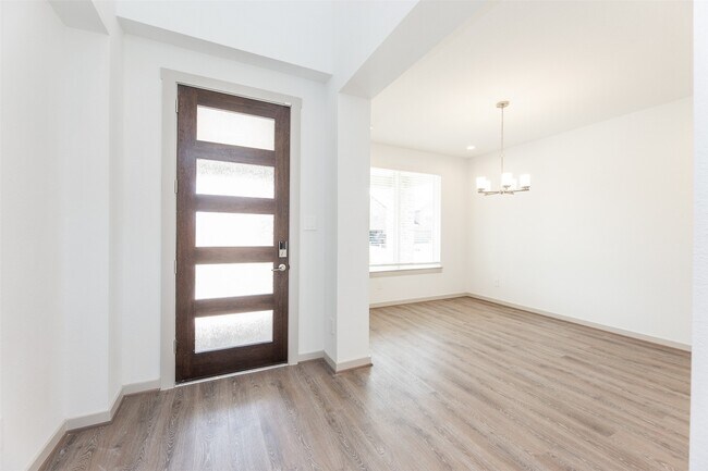 Photo - 29502 Red Rocks Pk Dr