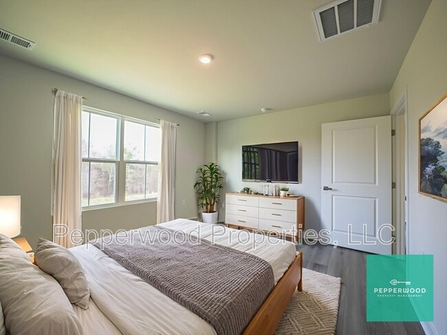 Photo - 4555 Duparc Way