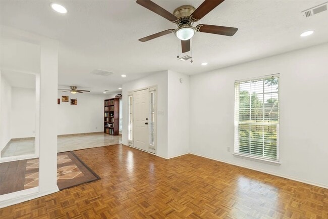 Photo - 15602 Oleta Ln