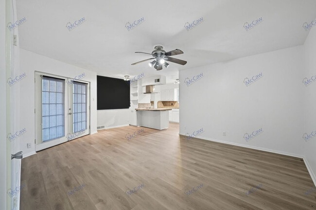 Photo - 705 Scottsdale Dr