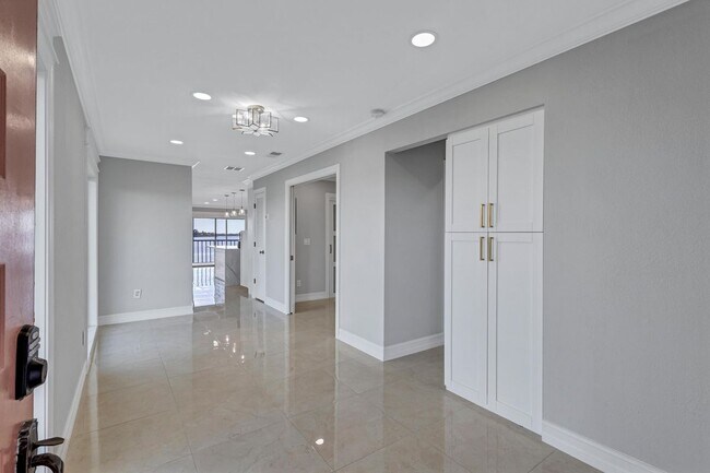 Photo - 4403 7th St E