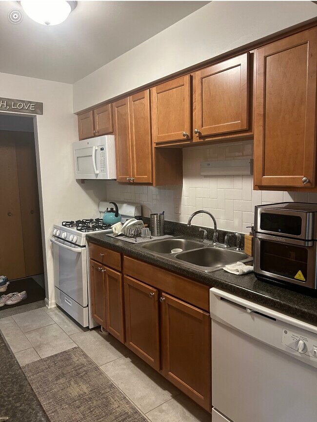 Photo - 245 W Main St