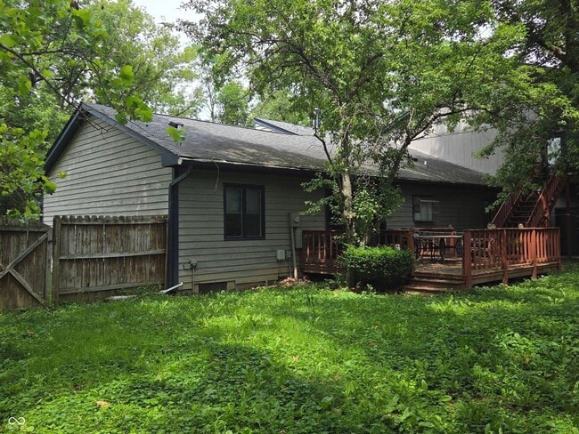 Photo - 945 Fox Hill Dr