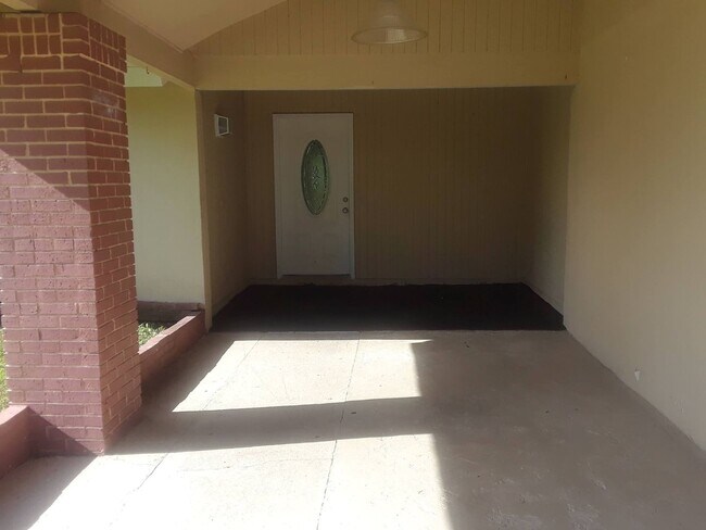 Photo - Flag Ln Unit E. Flag