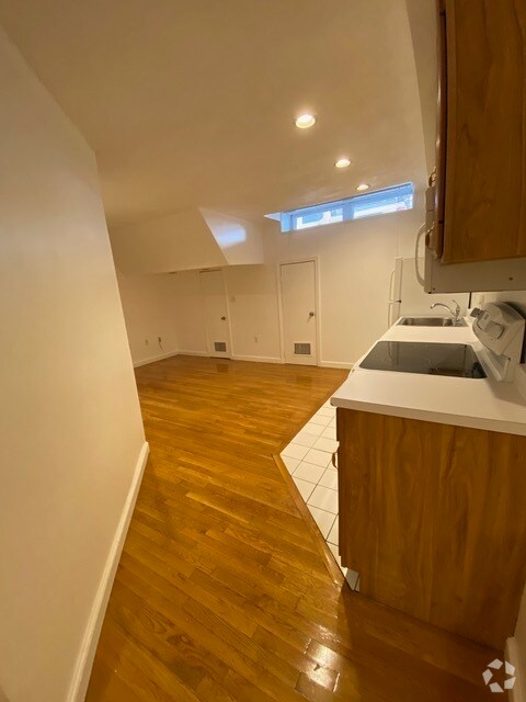 Building Photo - 23 Snow Hill St Unit 10 Rental