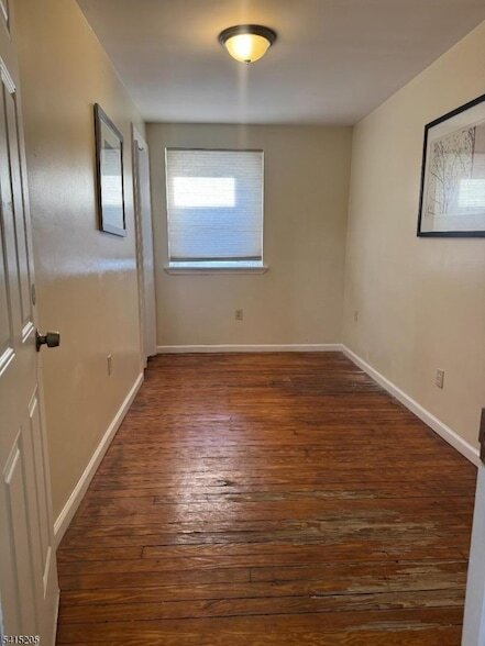 Building Photo - 209 Mt Prospect Ave Unit 32