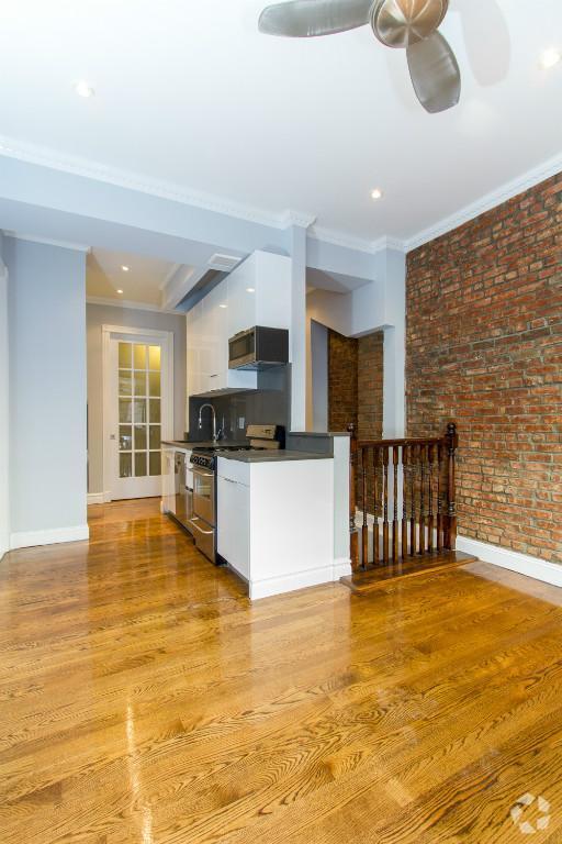 Building Photo - 334 E 100th St Unit 1B Rental