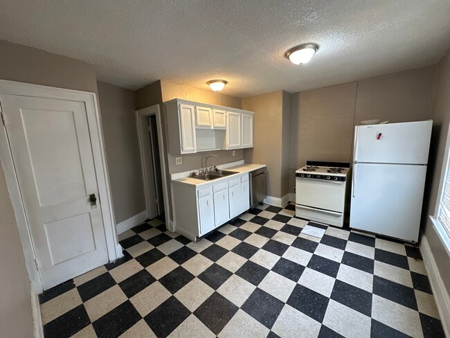 Photo - 17 N Roys Ave Unit 17 N. Roys Ave.