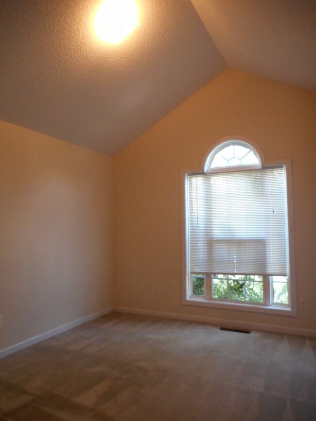 Photo - Sweet 4 Bed x 2 Bth (SORRY! NO SECTION 8)