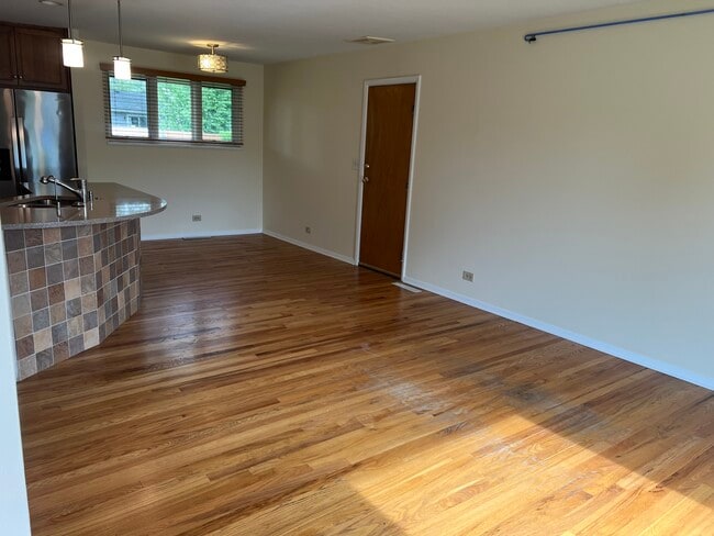 Photo - 1520 N Fernandez Pl