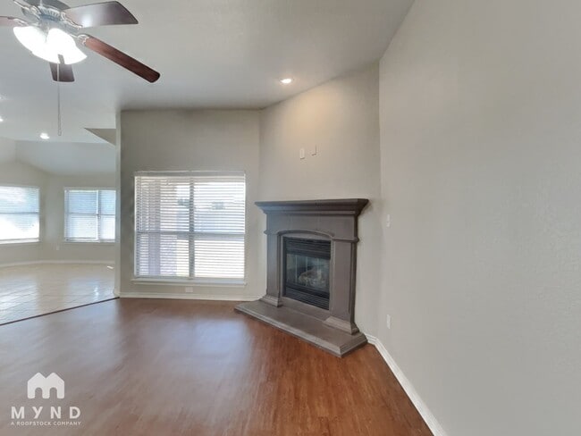 10224 Ash Creek Ln