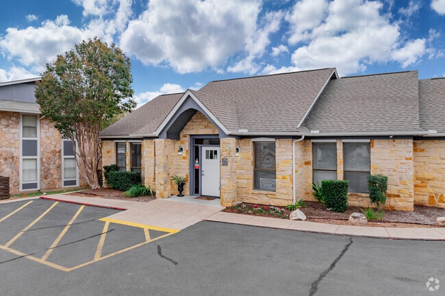 Leasing Office Exterior