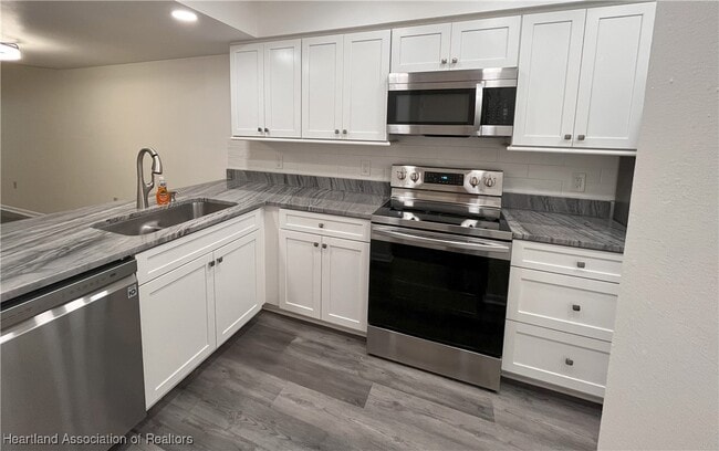 Photo - 3915 Edgewater Dr