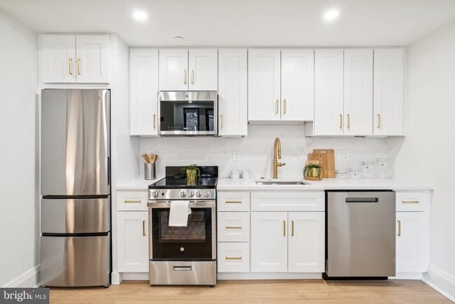 Photo - 135 S 19th St Unit 304