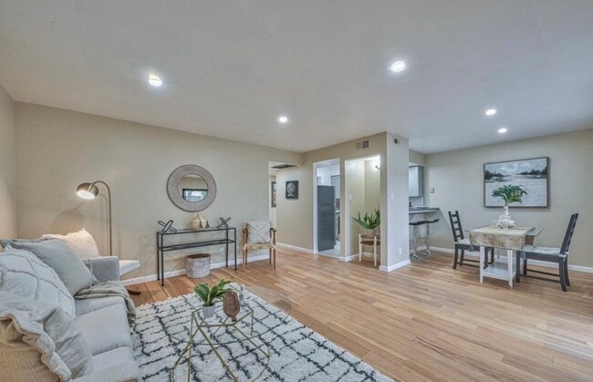 Photo - 1925 46th Ave