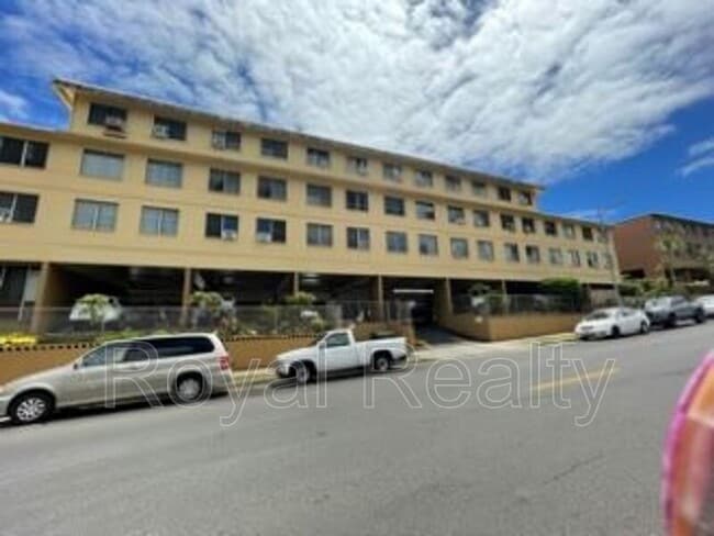 Building Photo - 3003 Ala Napuaa Pl Unit #303 Rental