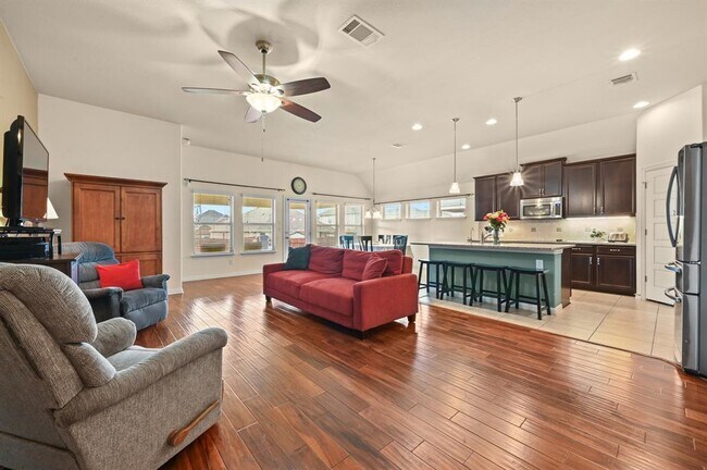 Photo - 703 N Emory Cove