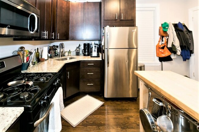 Photo - 2019 N Hoyne Ave Unit 3F