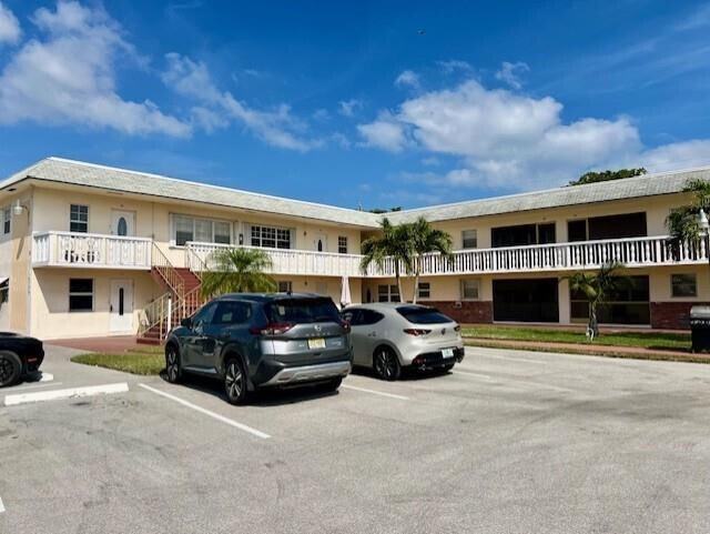 Building Photo - 1455 N 12th Ct Unit 6b