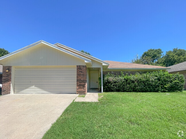Building Photo - 1912 Ramada Dr Rental