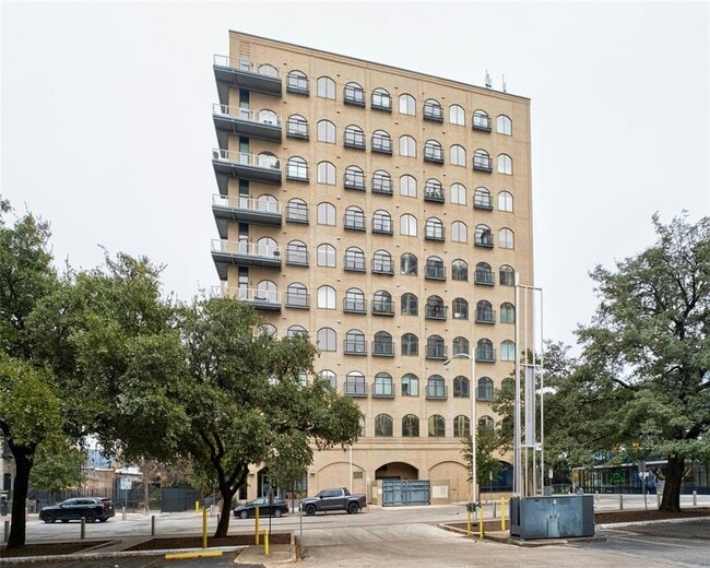 Photo - 507 Sabine St Unit 403
