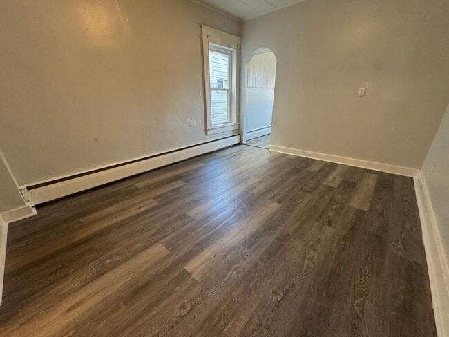 2104 Glendale Ave Unidad 1st Floor