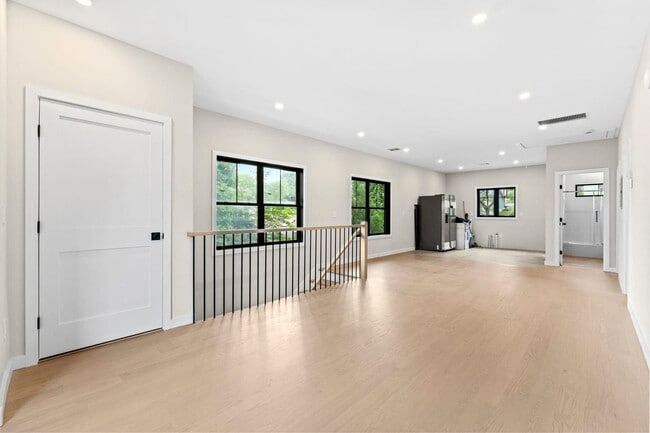 Photo - 165 Jefferson Ave Unit 2