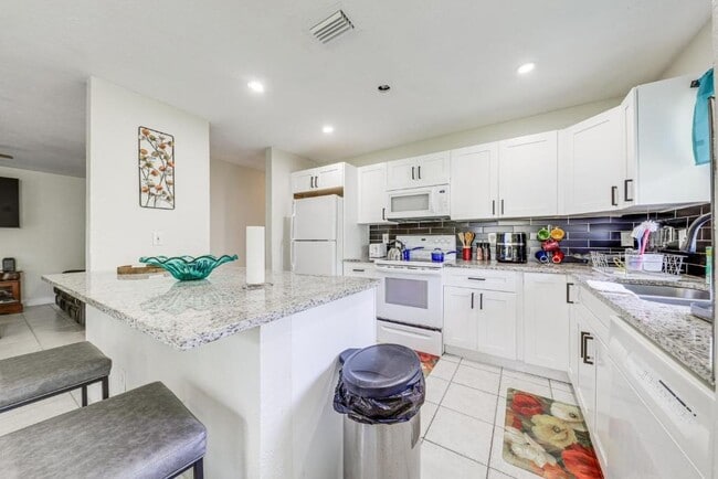 Photo - 4815 Bertha St