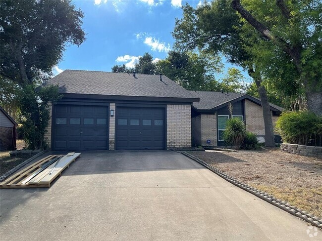 Building Photo - 1205 Doonesbury Dr Rental