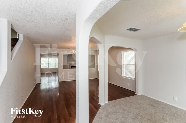 Photo - 7711 Braun Bend