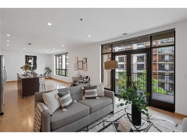 Photo - 3104 W Lake St Unit 305