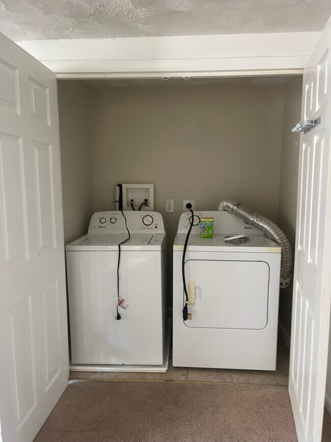 Photo - 438 Borough Rd Unidad Downstairs A