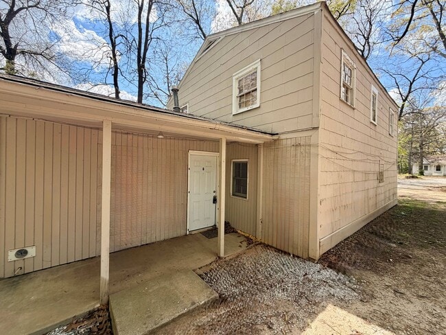 Building Photo - 4880 Hale Rd Unit B