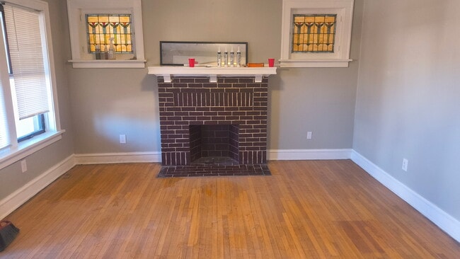 Photo - 4870 E Lee Ave