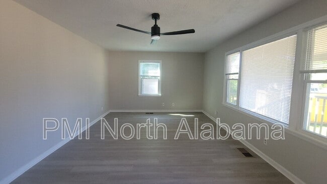 Photo - 3901 Newson Rd SW