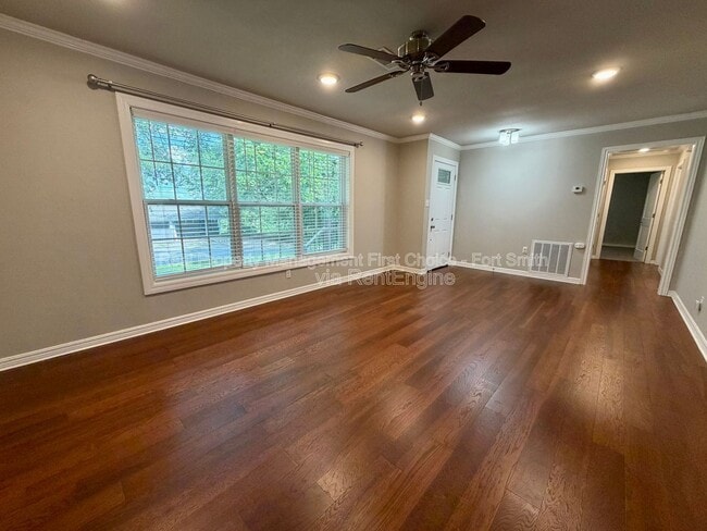 Photo - 2120 Garner Ln