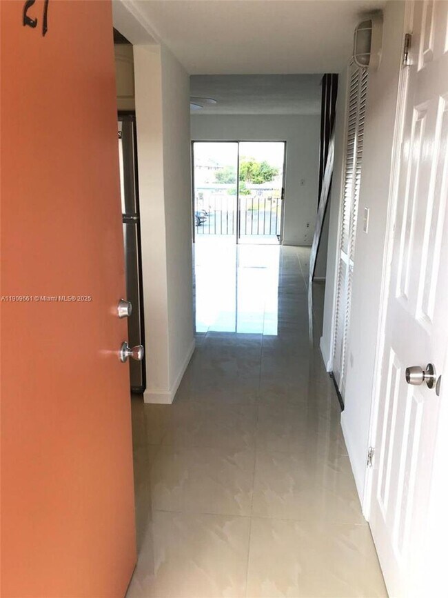 Photo - 1100 W 35th St Unit 27