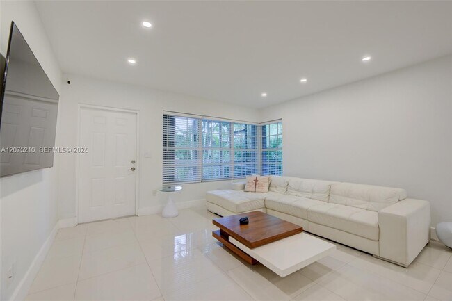 1125 99th St Unidad 12