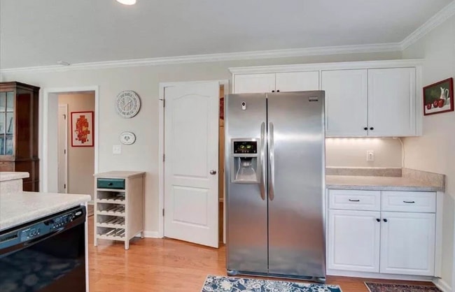 Photo - 225 Full Cir Dr